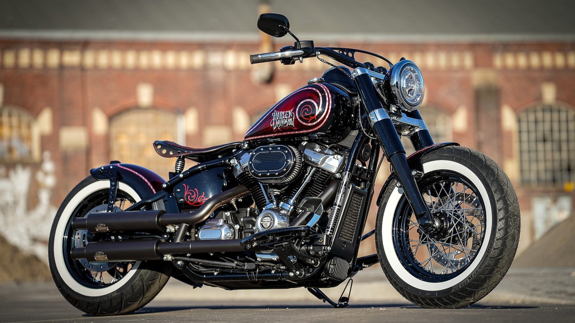 女子足球联赛开展球员访谈活动加强与球迷互动，女足赛后采访视频