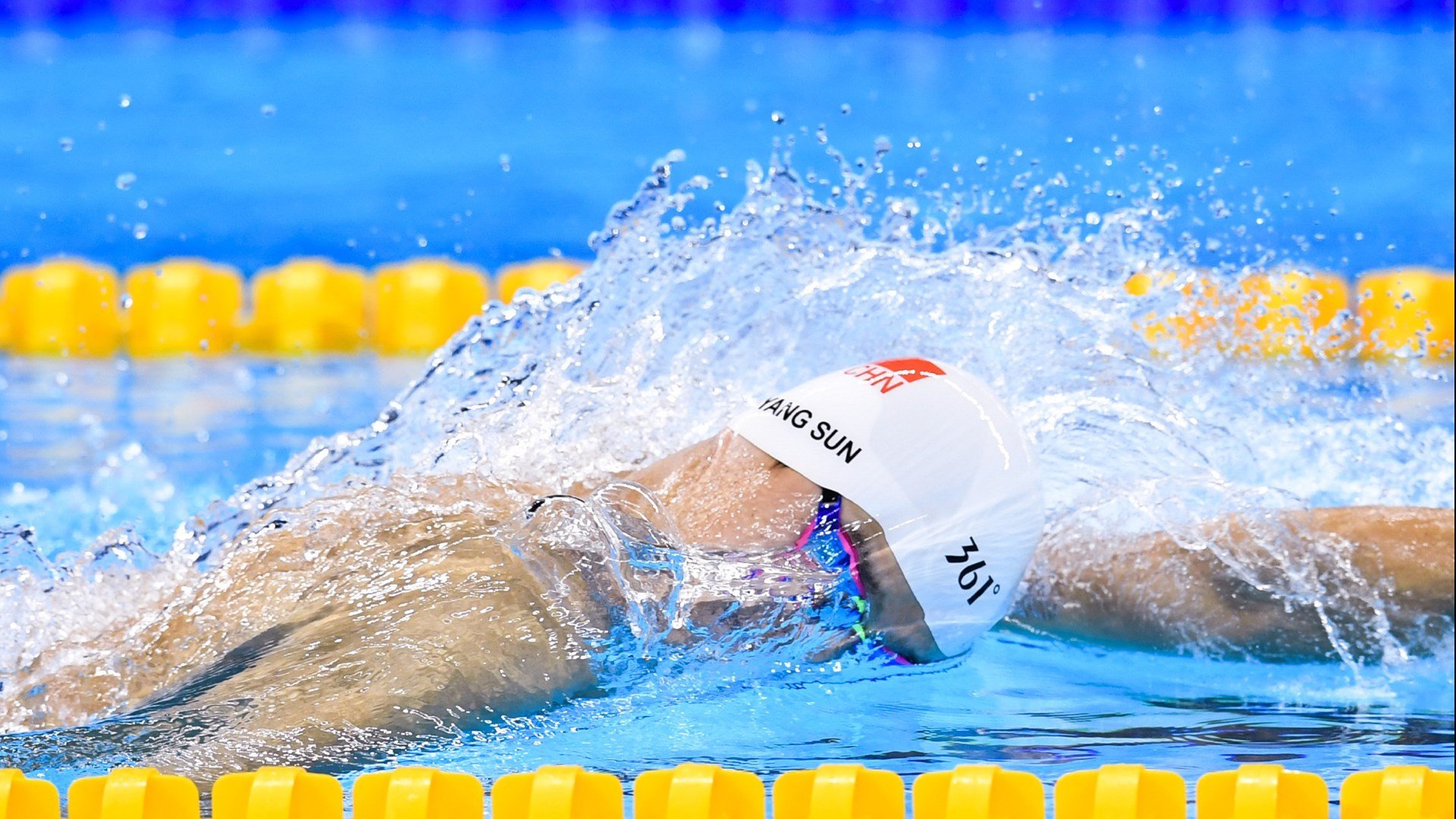 开云体育app下载-自由泳划幅与划频平衡探讨，自由泳划频标准